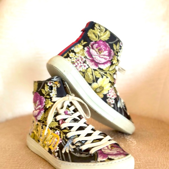 Gucci Blind for Love Floral Embroidered High Top Sneakers - Picture 15 of 16